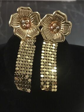 Gold Flower Dangle Earrings - Elegant Floral Drop